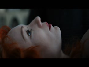 CHULPAN KHAMATOVA in SINDROM PETRUSHKI