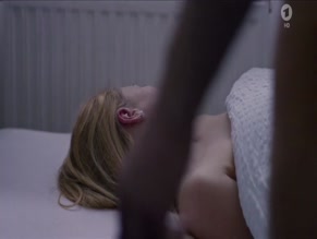 ALEXANDRA SCHMIDT in AGONIE (2016)
