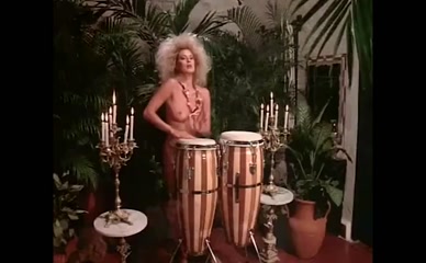 BEA FIEDLER NUDE/SEXY SCENE IN HOT CHILI