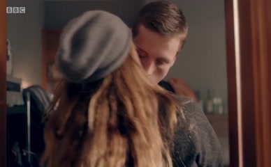 SYNNOVE KARLSEN in CLIQUE