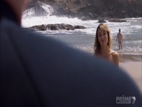 EMMA LEONARD in 800 WORDS