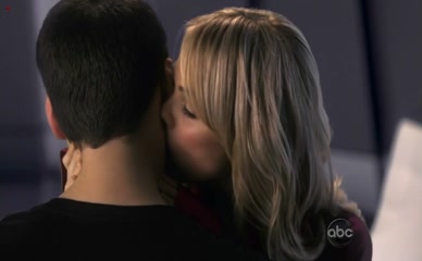 LAURA VANDERVOORT in V
