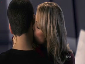 LAURA VANDERVOORT in V (2009-2011)