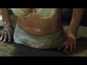 BLANCA SUAREZ in EL BAR (2017)