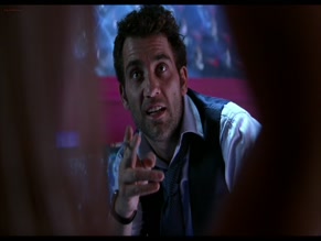 NATALIE PORTMAN in CLOSER