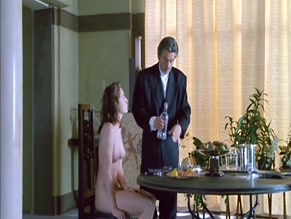 TONYA KINZINGER in DANCING MACHINE (1990)