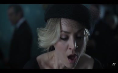 KALEY CUOCO NUDE/SEXY SCENE IN THE FLIGHT ATTENDANT