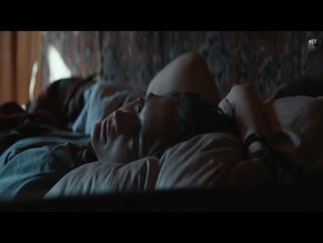 ELIZAVETA YANKOVSKAYA NUDE/SEXY SCENE IN NIKA