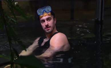 MICHAELA PECHACKOVA NUDE/SEXY SCENE IN ZOO