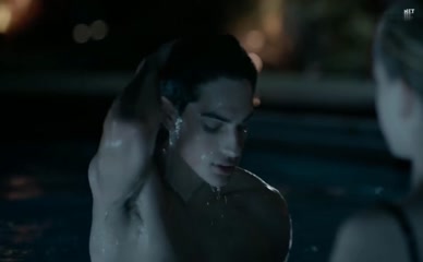 DIANE KRUGER NUDE/SEXY SCENE IN SWIMMING WITH SHARKS