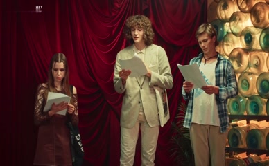 ELIZAVETA RAZBITSKAYA NUDE/SEXY SCENE IN LEJT NAJT SKUL