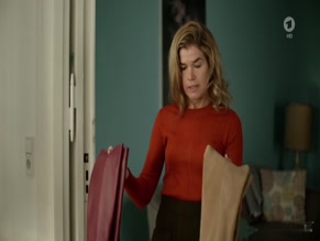 ANKE ENGELKE NUDE/SEXY SCENE IN TODLICHE GEHEIMNISSE