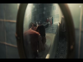 DARA TOMBROFF NUDE/SEXY SCENE IN COYOTES