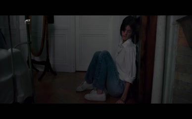 SUZANNE LINDON NUDE/SEXY SCENE IN SPRING BLOSSOM