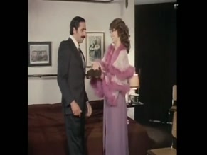 ANA LUISA PELUFFO in EL VECINDARIO