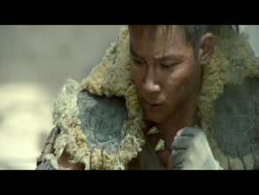 MILLA JOVOVICH in MONSTER HUNTER (2020)