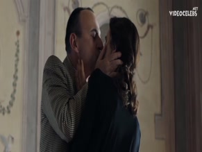 VALENTINA BELLE in THE LIFE APART