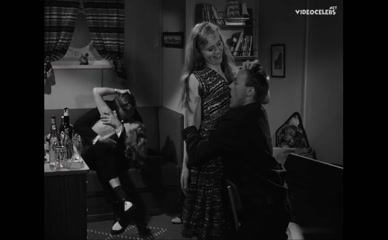 LIV ULLMANN NUDE/SEXY SCENE IN UNG FLUKT