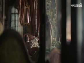 DAR ZUZOVSKY NUDE/SEXY SCENE IN A BEAUTIFUL IMPERFECTION