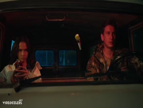 VALYA KARNAVAL in EKSTRIM