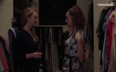 WENDI MCLENDON-COVEY NUDE/SEXY SCENE IN BLUSH