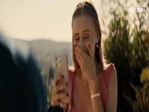 AMANDA HERMIINE KUNNAPAS in FREE MONEY (2023)