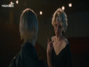 LINDA LAPINSH in GDR