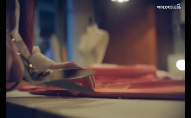 MAISIE WILLIAMS NUDE/SEXY SCENE IN THE NEW LOOK