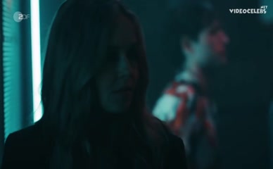 VIVIEN SCZESNY NUDE/SEXY SCENE IN EIN STARKES TEAM