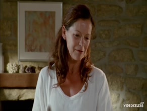 KATJA WEITZENBOCK in WILDE WELLEN - NICHTS BLEIBT VERBORGEN (2011)