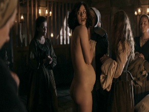 HERMIONE CORFIELD in OUTLANDER: BLOOD OF MY BLOOD (2025)