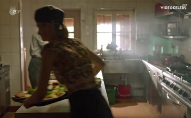 HANNA BINKE NUDE/SEXY SCENE IN FRUHLING