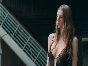 HUNTER SCHAFER NUDE/SEXY SCENE IN EUPHORIA