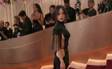 JENNA ORTEGA NUDE/SEXY SCENE IN THE GOLDEN GLOBE AWARDS