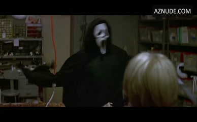 JENNY MCCARTHY in Scream 3