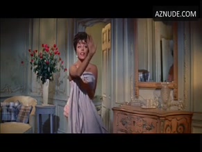 JOAN COLLINS in RALLY 'ROUND THE FLAG, BOYS!(1958)
