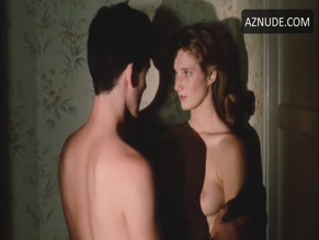 JOELY RICHARDSON NUDE/SEXY SCENE IN WETHERBY