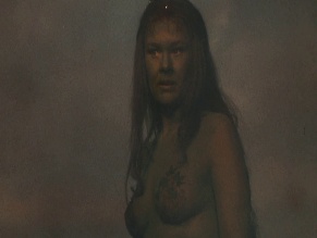 JUDI DENCH NUDE/SEXY SCENE IN A MIDSUMMER NIGHT'S DREAM