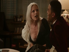 JULIA FOX in ADULTS (2025)