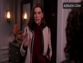 JULIANNA MARGULIES NUDE/SEXY SCENE IN THE GOOD WIFE