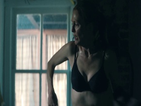 JULIANNE MOORE in ECHO VALLEY (2025)