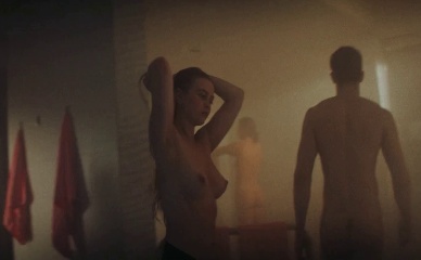 KAIA GERBER NUDE/SEXY SCENE IN SHELL