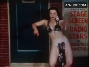 KALANTAN NUDE/SEXY SCENE IN 42ND STREET PETE'S BUSTY BABE BONANZA