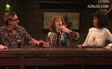 KATE MCKINNON in Saturday Night Live