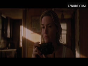 KATE WINSLET in THE MOUNTAIN BETWEEN US(2017)