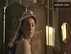 KEELEY HAWES in TIPPING THE VELVET (2002)