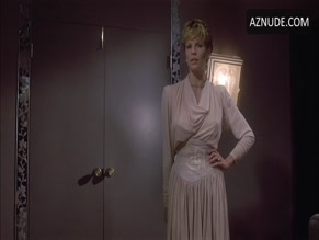 KIM BASINGER NUDE/SEXY SCENE IN THE MAN WHO LOVED WOMEN