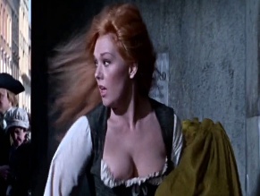 KIM NOVAK NUDE/SEXY SCENE IN THE AMOROUS ADVENTURES OF MOLL FLANDERS