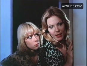 LANA JOYCE in CONFESSIONS OF A YOUNG AMERICAN HOUSEWIFE (1974)