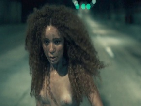 LETICIA VIEIRA NUDE/SEXY SCENE IN VERMELHO SANGUE